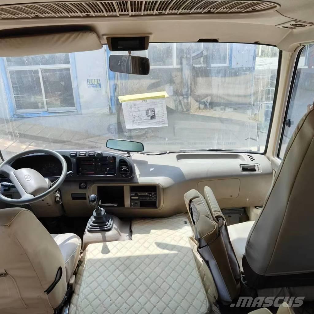 Toyota Coaster Bus Minibussit