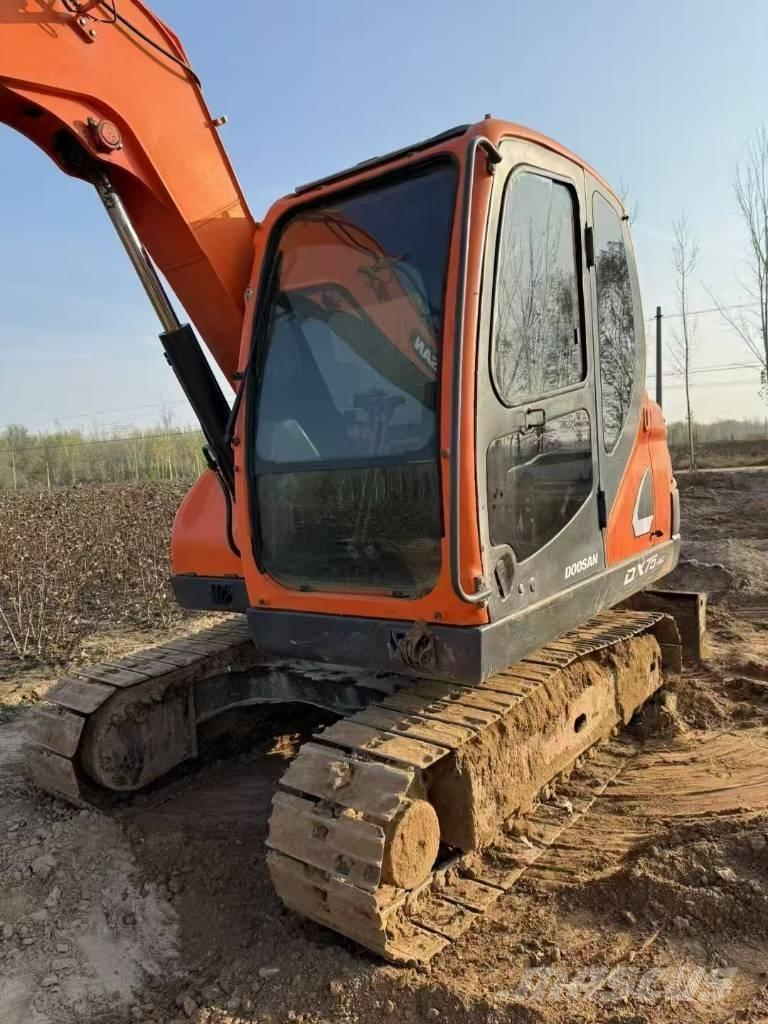 Doosan DX 75-9 C Telakaivukoneet