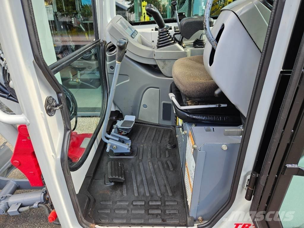 Takeuchi TB 225 Minikaivukoneet < 7t