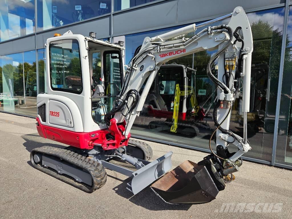 Takeuchi TB 225 Minikaivukoneet < 7t