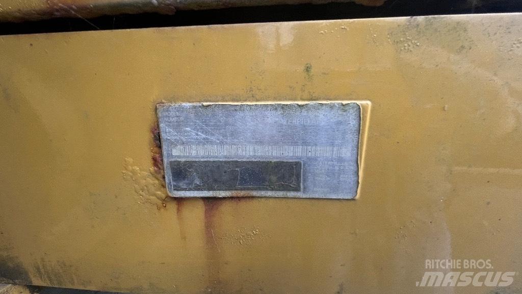 CAT 324 D L Telakaivukoneet
