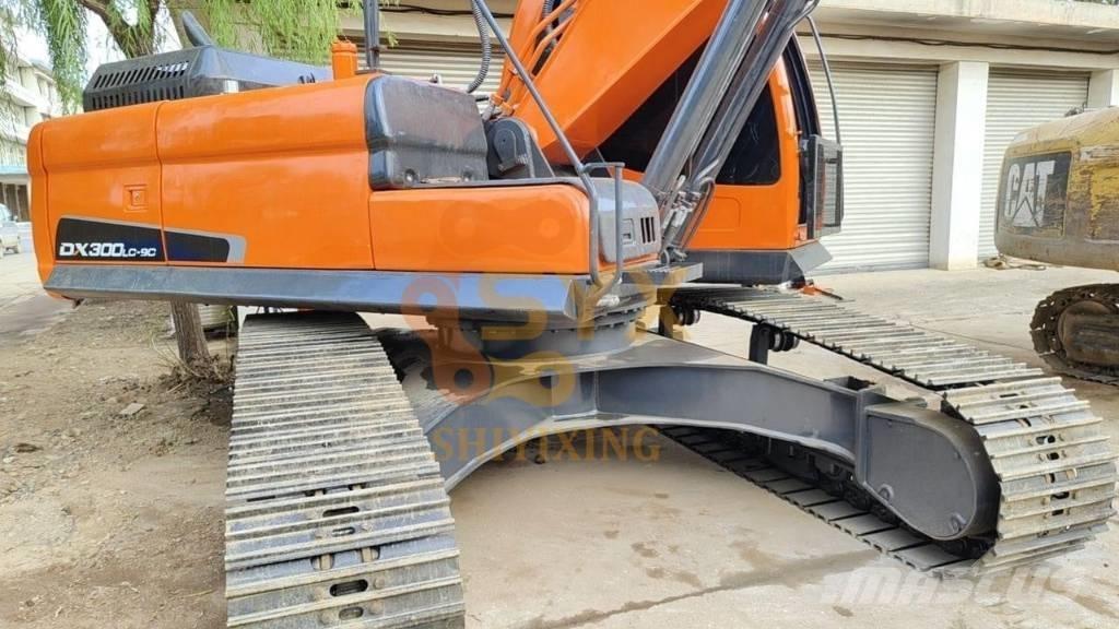 Doosan DX 300 Telakaivukoneet
