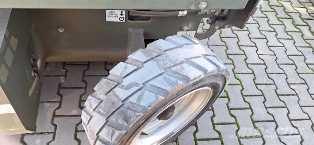 JLG M 3369 Saksilavat