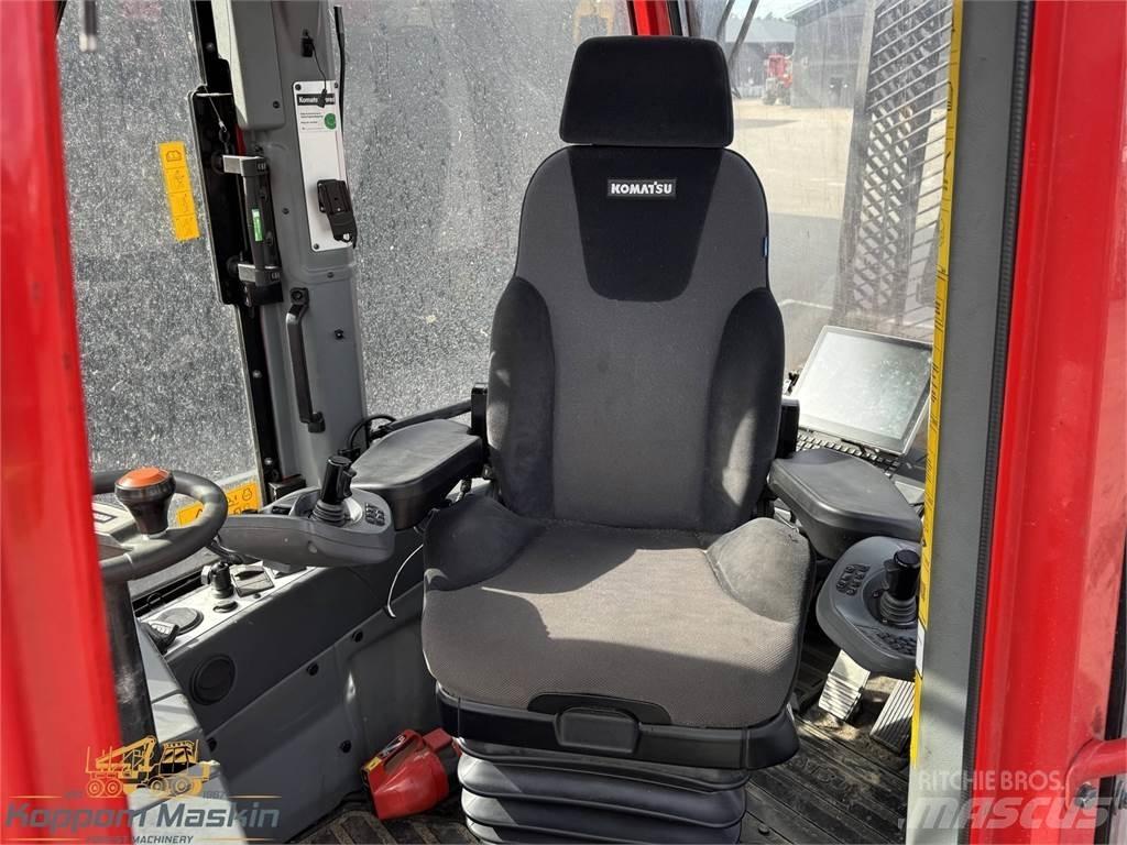 Komatsu 895 Kuormatraktorit