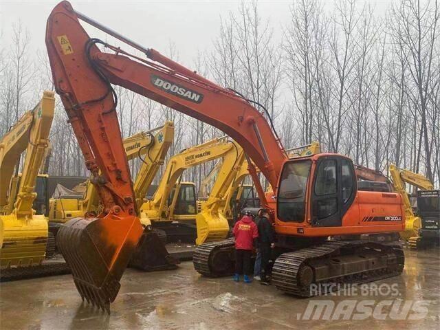 Doosan DX300LC Telakaivukoneet