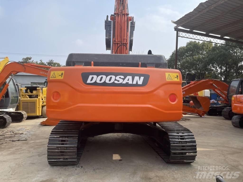 Doosan DX 300 LC Telakaivukoneet