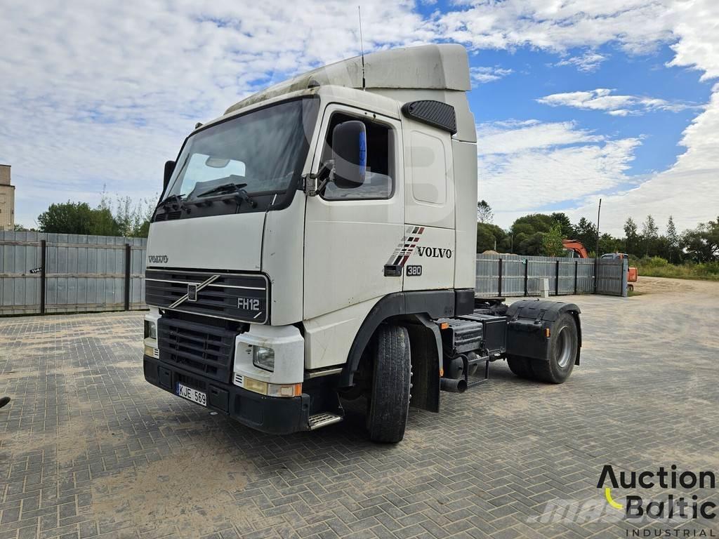 Volvo FH12 Vetopöytäautot