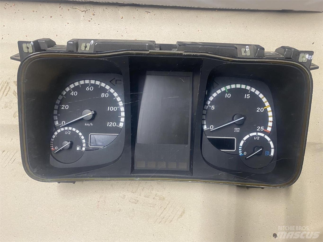 Mercedes-Benz Actros Sähkö ja elektroniikka
