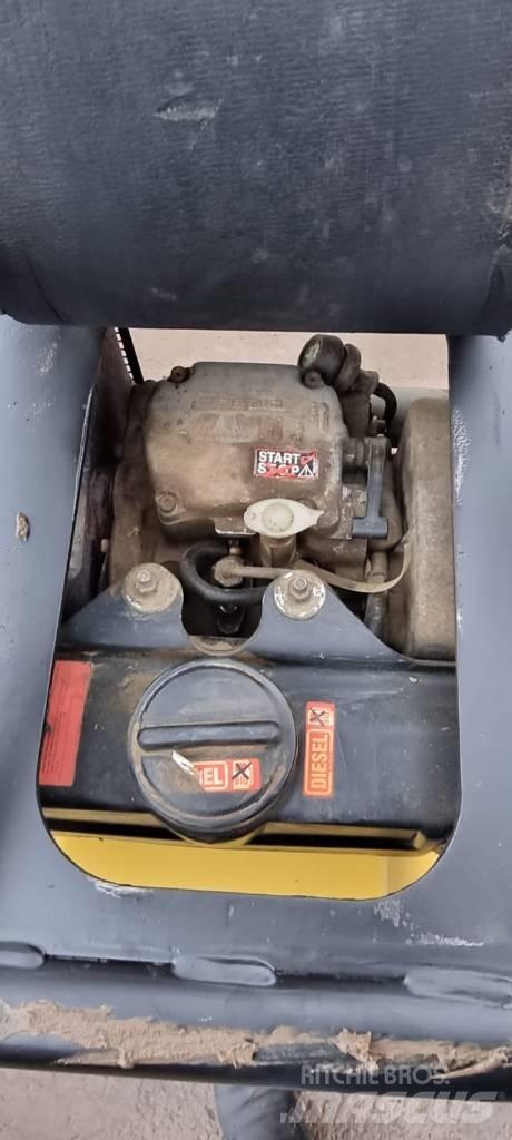 Dynapac LG 500 Tärylevyt
