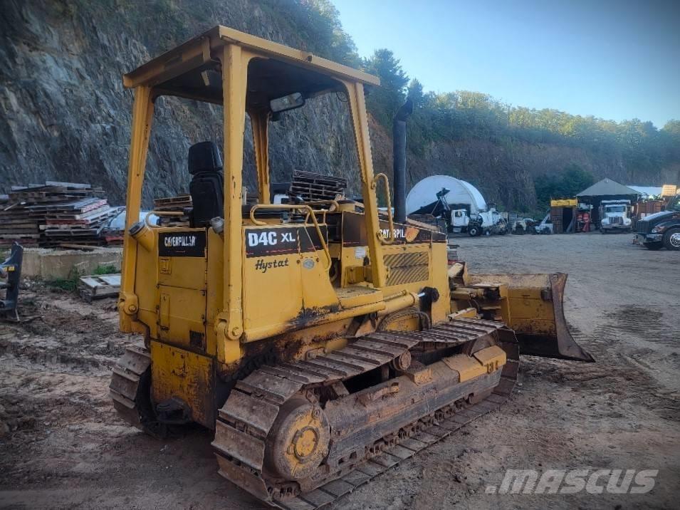 CAT D 4 C XL HST Telaketjupuskutraktorit