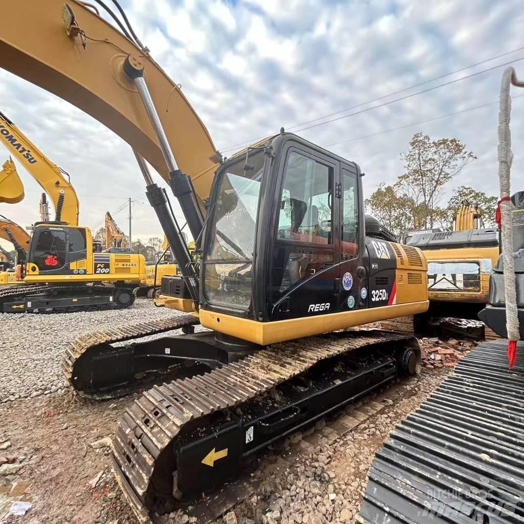 CAT 325 D Telakaivukoneet