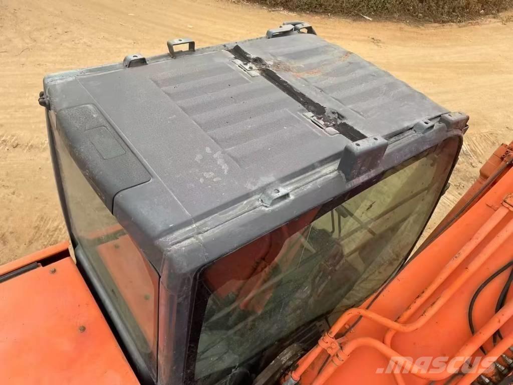 Hitachi ZX 200 Telakaivukoneet