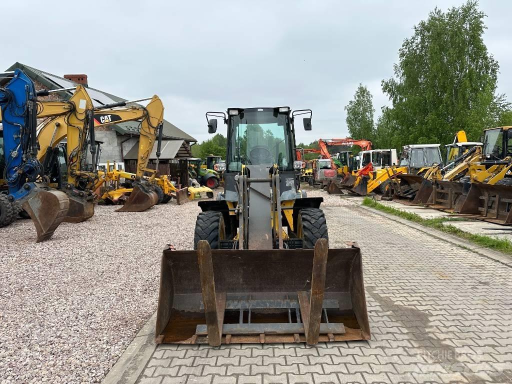 New Holland W 70 TC Pyöräkuormaajat