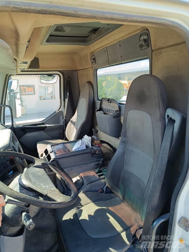 Renault 320 DCI Nosturiautot