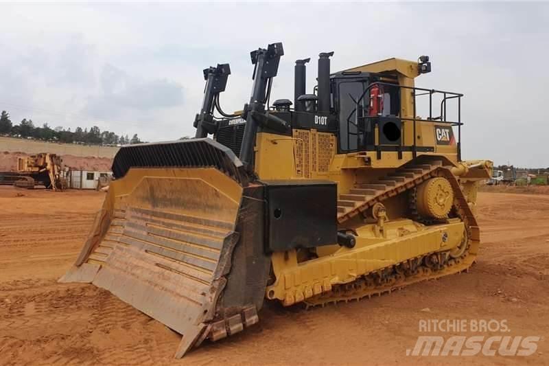 CAT  D10T Telaketjupuskutraktorit