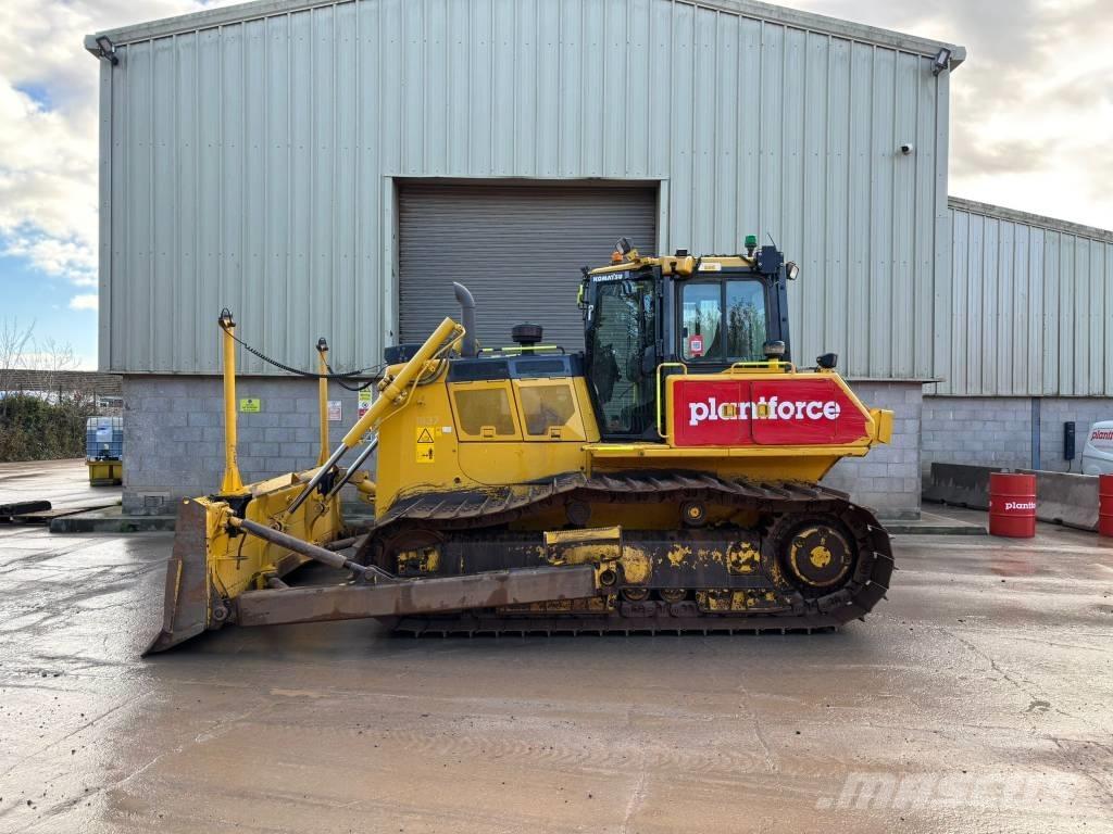 Komatsu D65PX-18E0 Telaketjupuskutraktorit