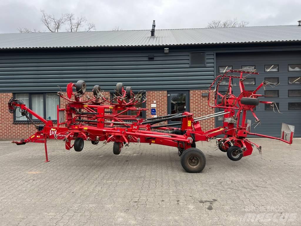 Lely Lotus 1325 Pöyhimet ja haravat