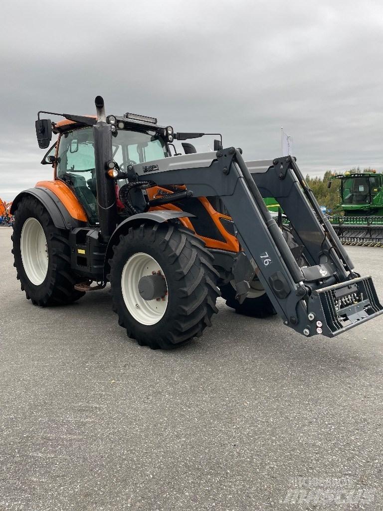 Valtra T 174 Traktorit