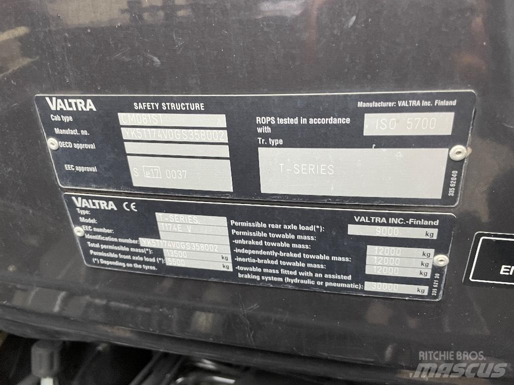 Valtra T 174 Traktorit