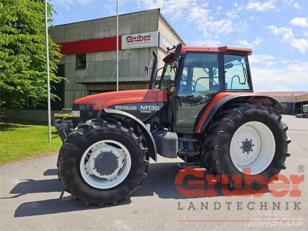 New Holland M 135 Traktorit