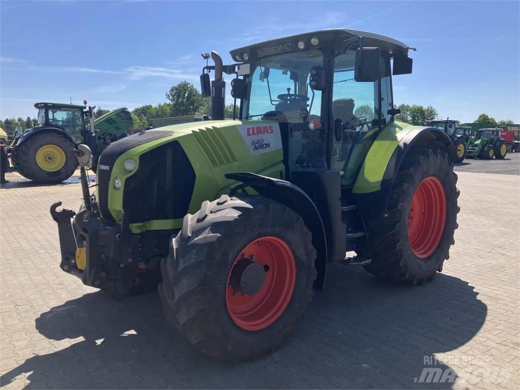 CLAAS Arion 640 Traktorit