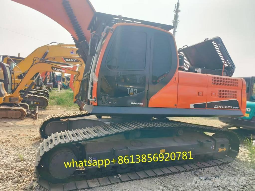 Doosan DX 225 Telakaivukoneet