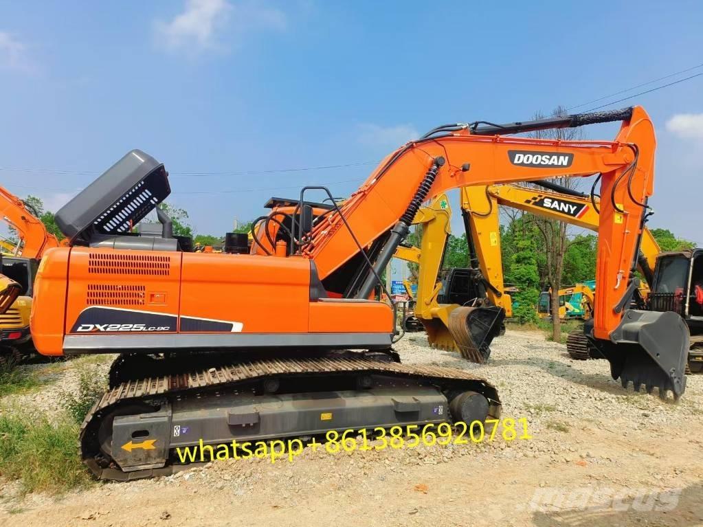 Doosan DX 225 Telakaivukoneet