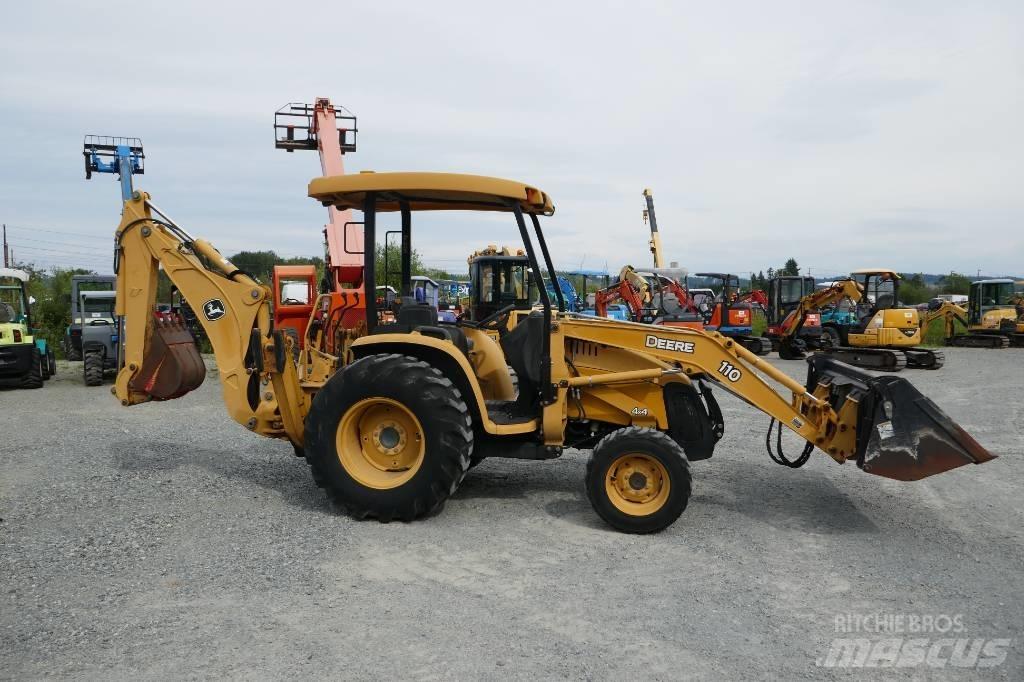 DEERE 110 Kaivurikuormaajat