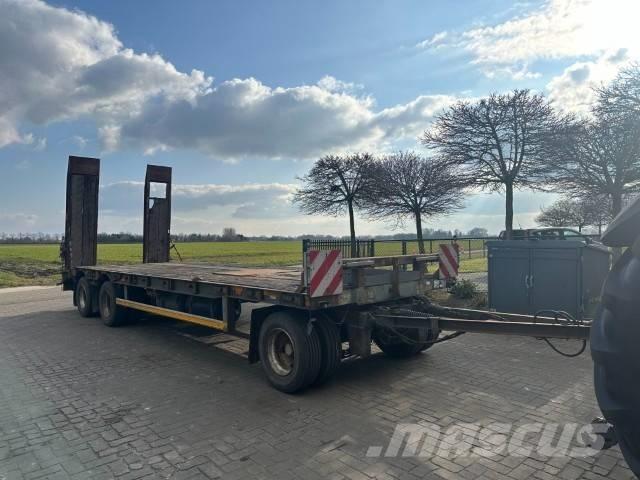 Bertoja 3 Assen Puuperävaunut