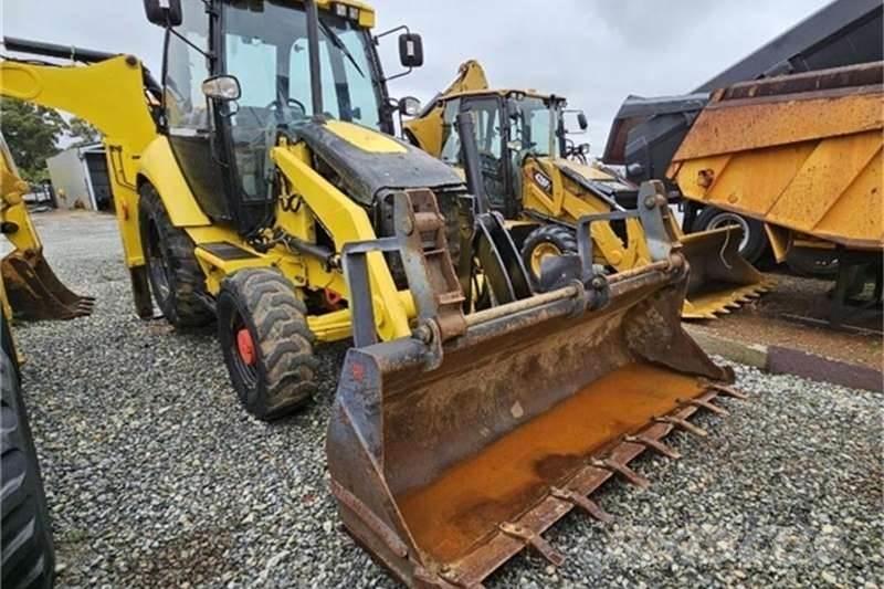 CAT 422E TLB Kaivurikuormaajat