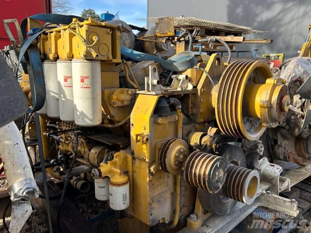 Komatsu SA12V140 Moottorit