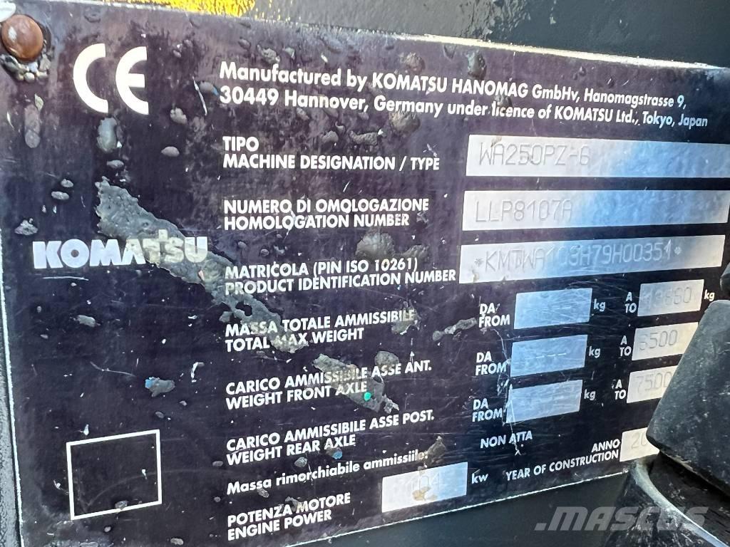Komatsu WA 250 PZ-6 Pyöräkuormaajat