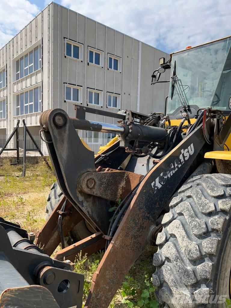 Komatsu WA 250 PZ-6 Pyöräkuormaajat