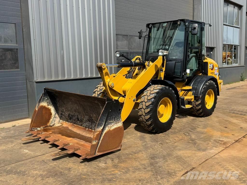 CAT 908M Pyöräkuormaajat