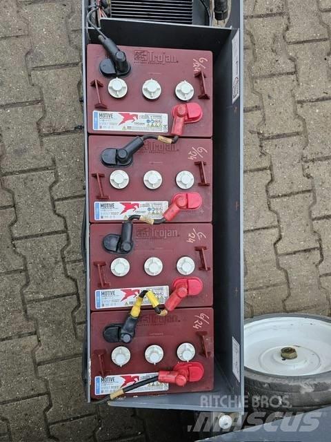 SkyJack SJ III 4632 Saksilavat