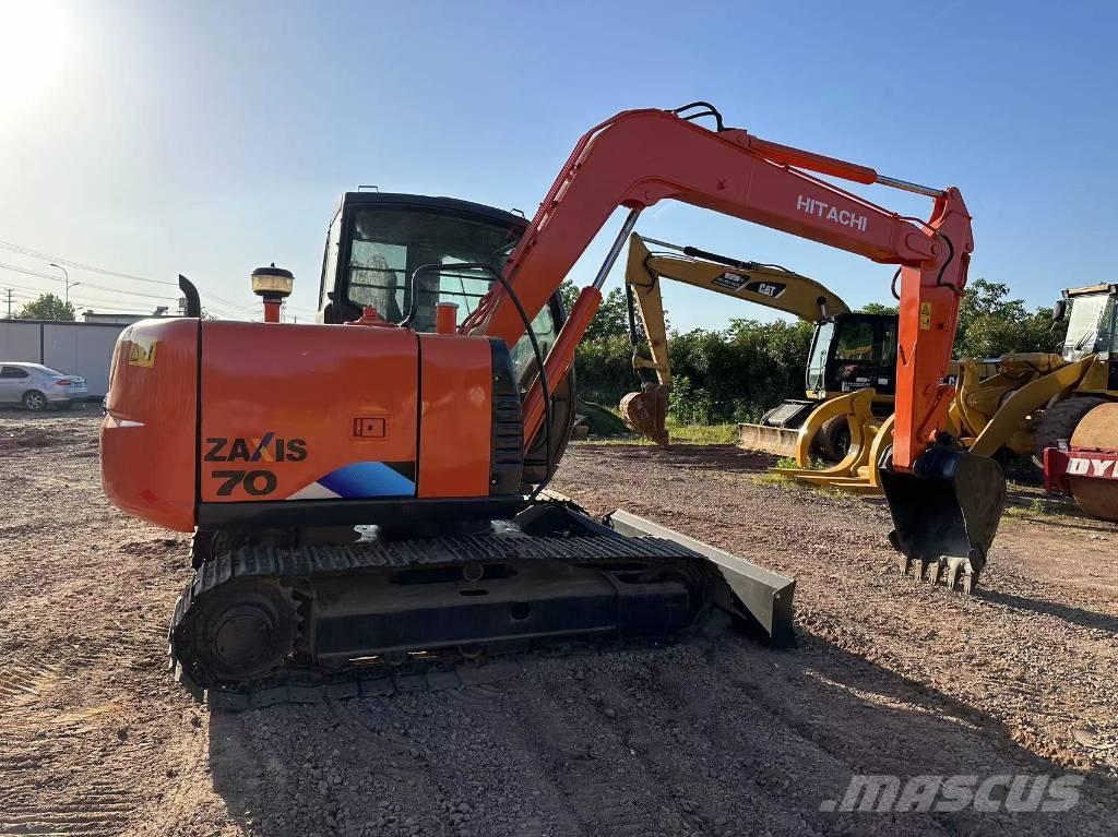 Hitachi ZX70 Midikaivukoneet 7t - 12t