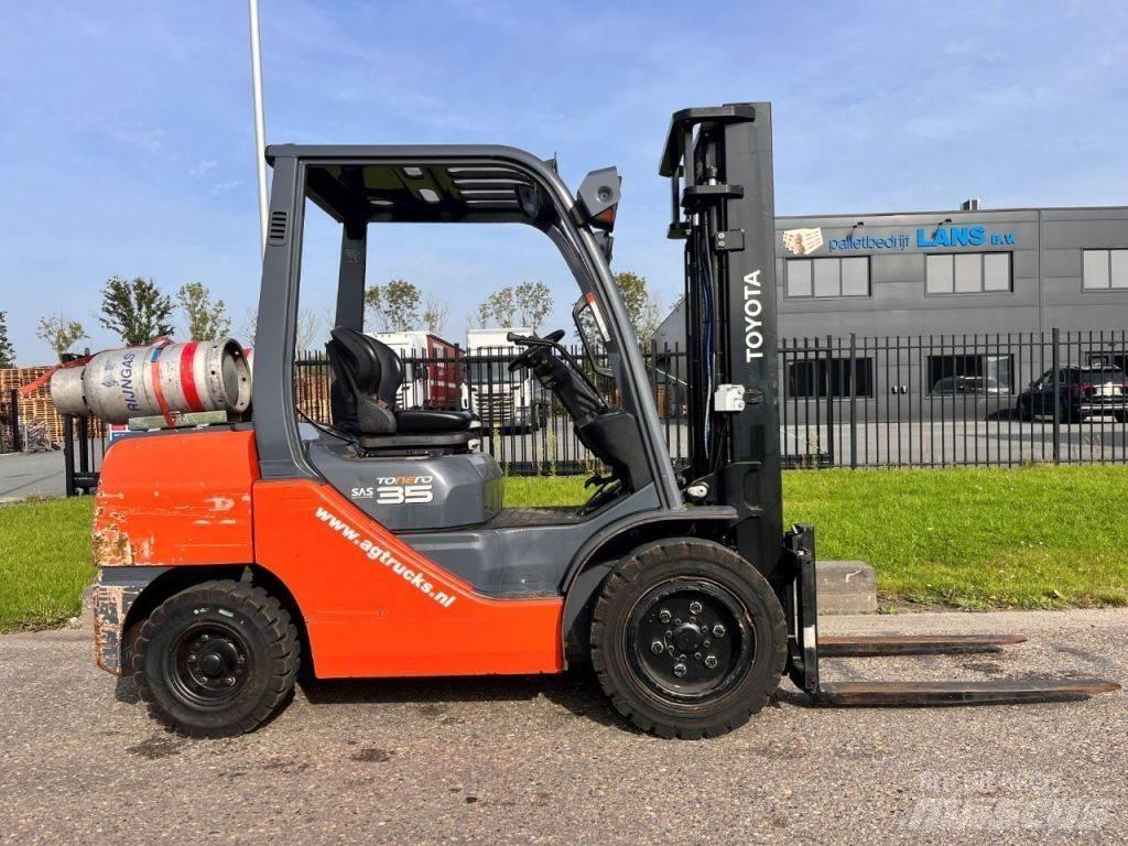 Toyota 02-8FGJF35 Nestekaasutrukit