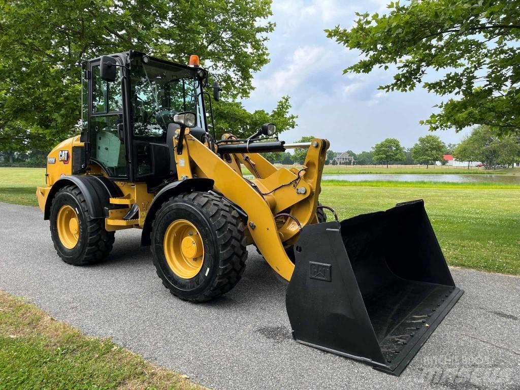 CAT 908M Pyöräkuormaajat