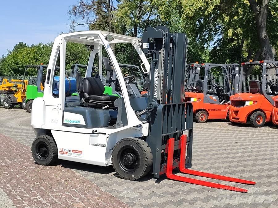 Nissan U1D2A25LH Nestekaasutrukit