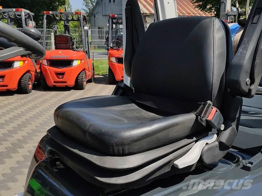 Nissan U1D2A25LH Nestekaasutrukit