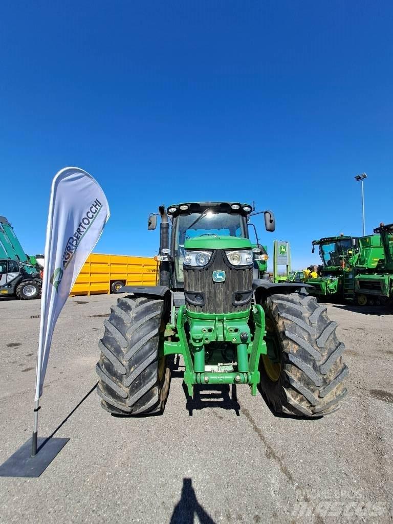 John Deere 6210 R Traktorit