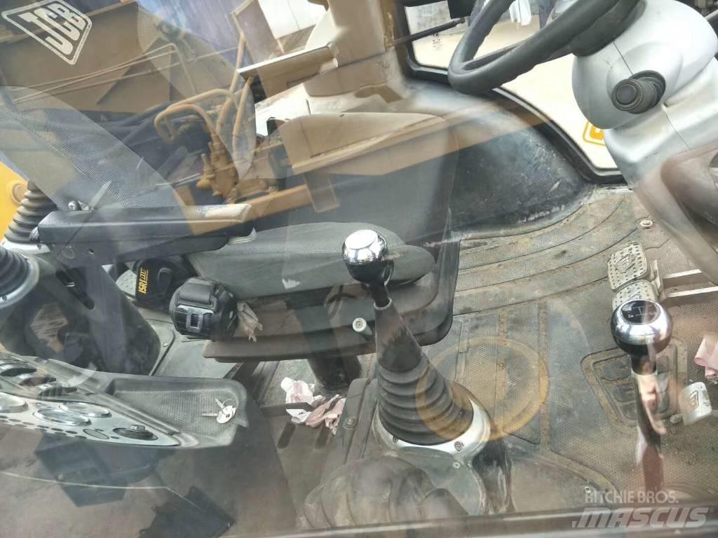 JCB 3CX Kaivurikuormaajat