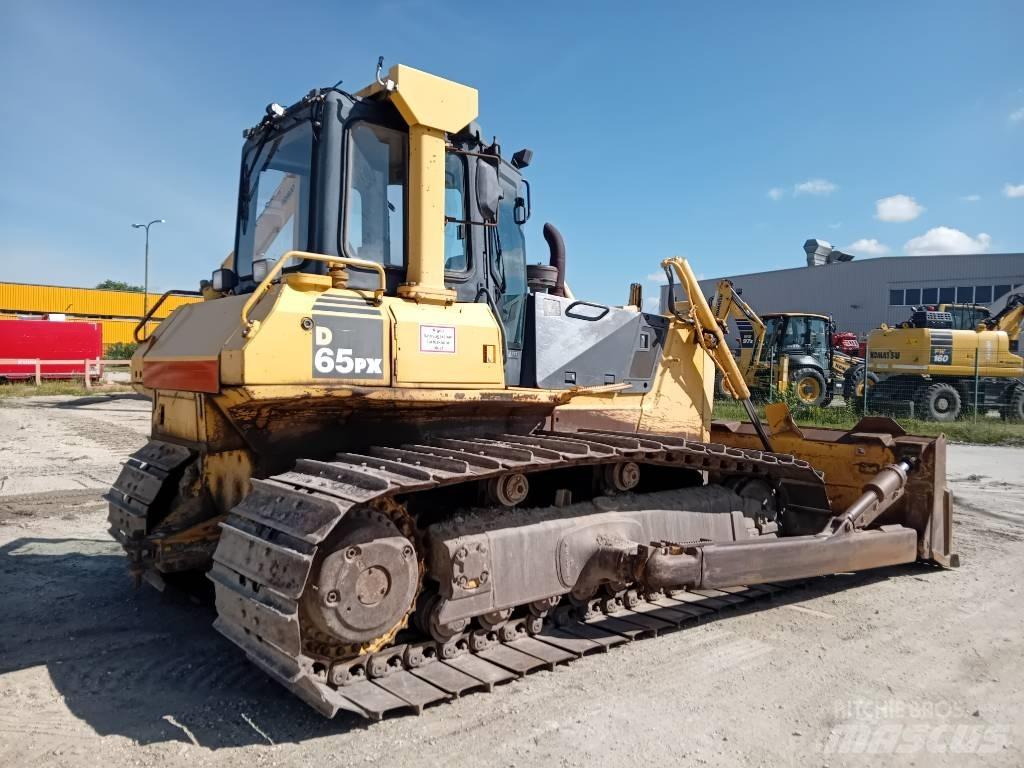 Komatsu D 65 PX-15 Telaketjupuskutraktorit