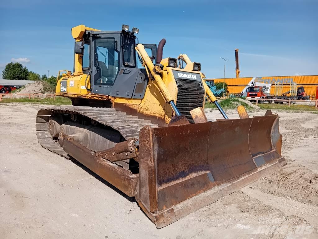 Komatsu D 65 PX-15 Telaketjupuskutraktorit