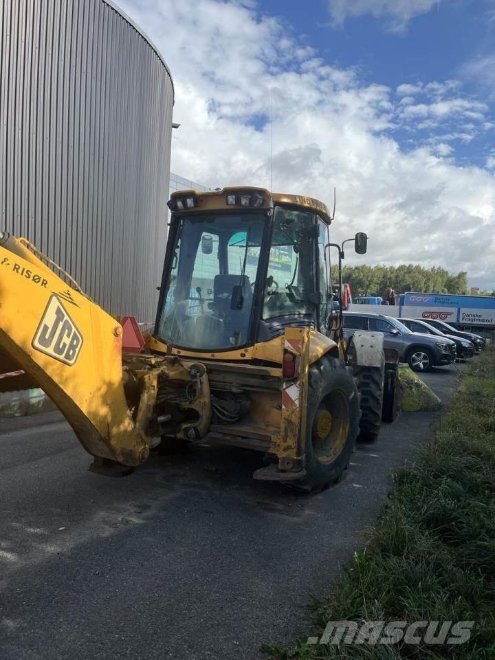 JCB 4CX Kaivurikuormaajat