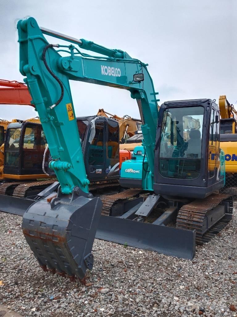 Kobelco SK75 Midikaivukoneet 7t - 12t