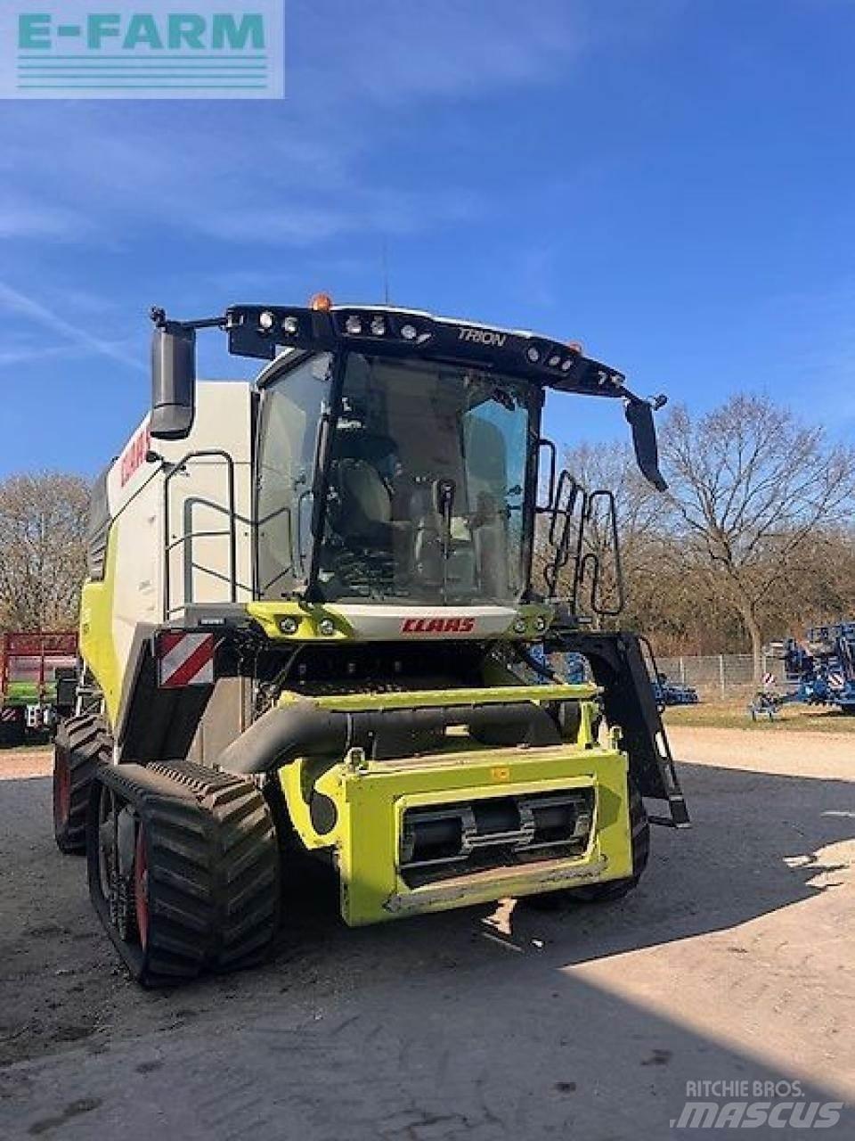 CLAAS trion 730tt Leikkuupuimurit