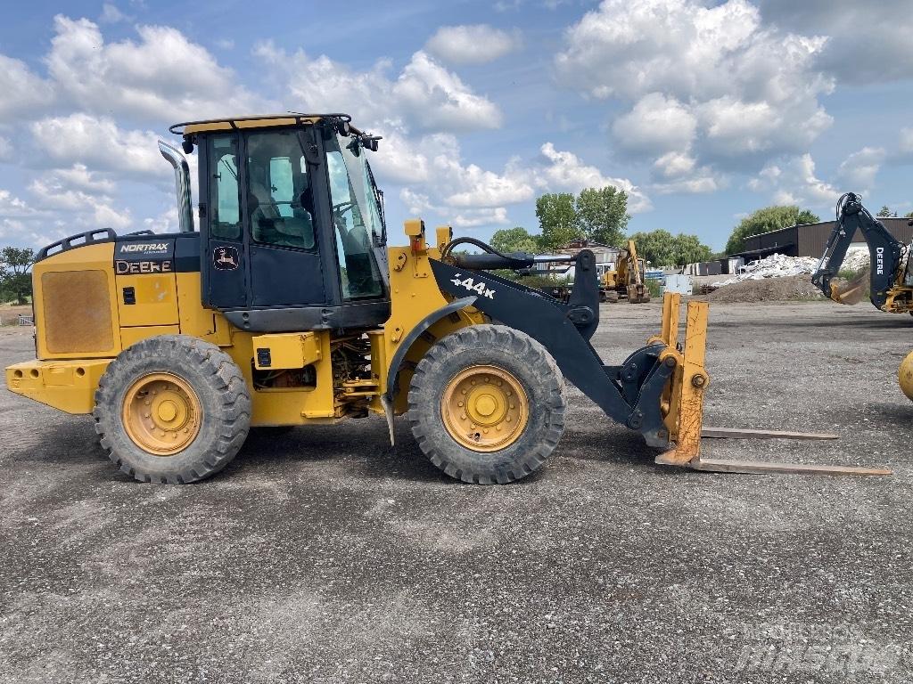 DEERE 444K Pyöräkuormaajat