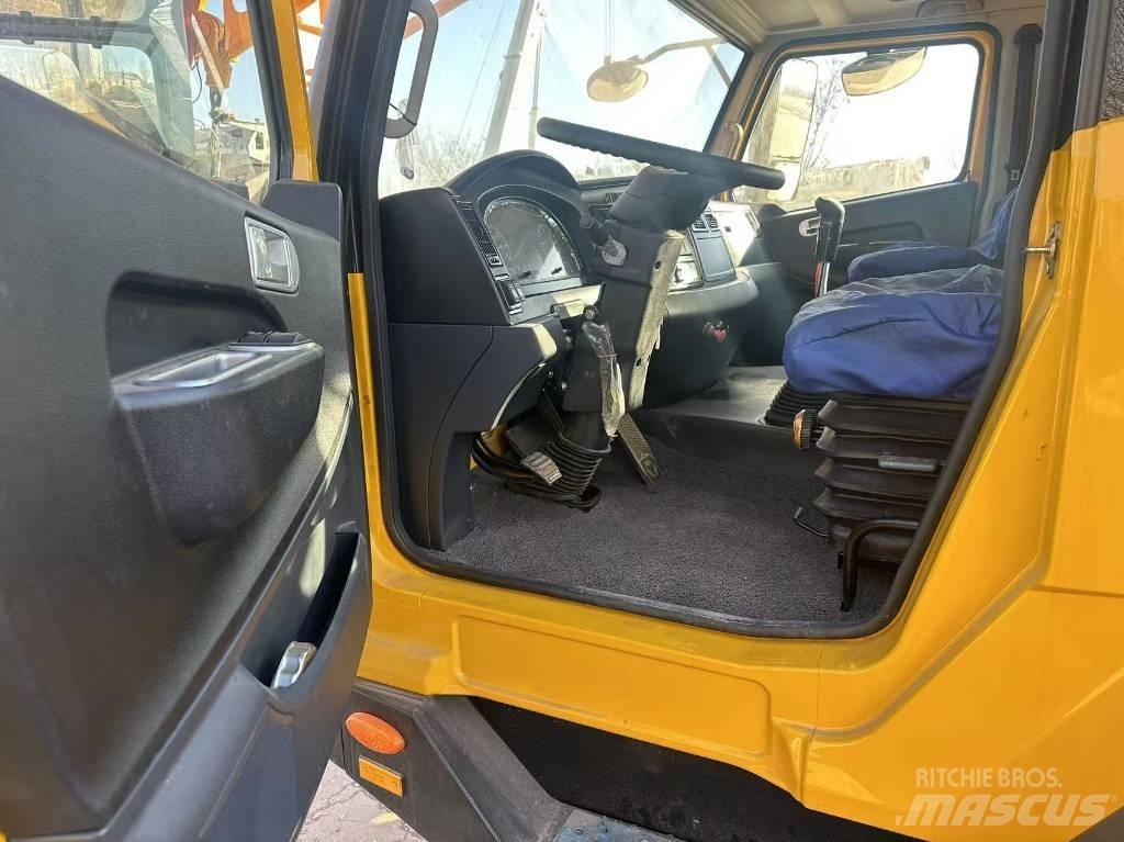 XCMG QY70KC Mobiilinosturit