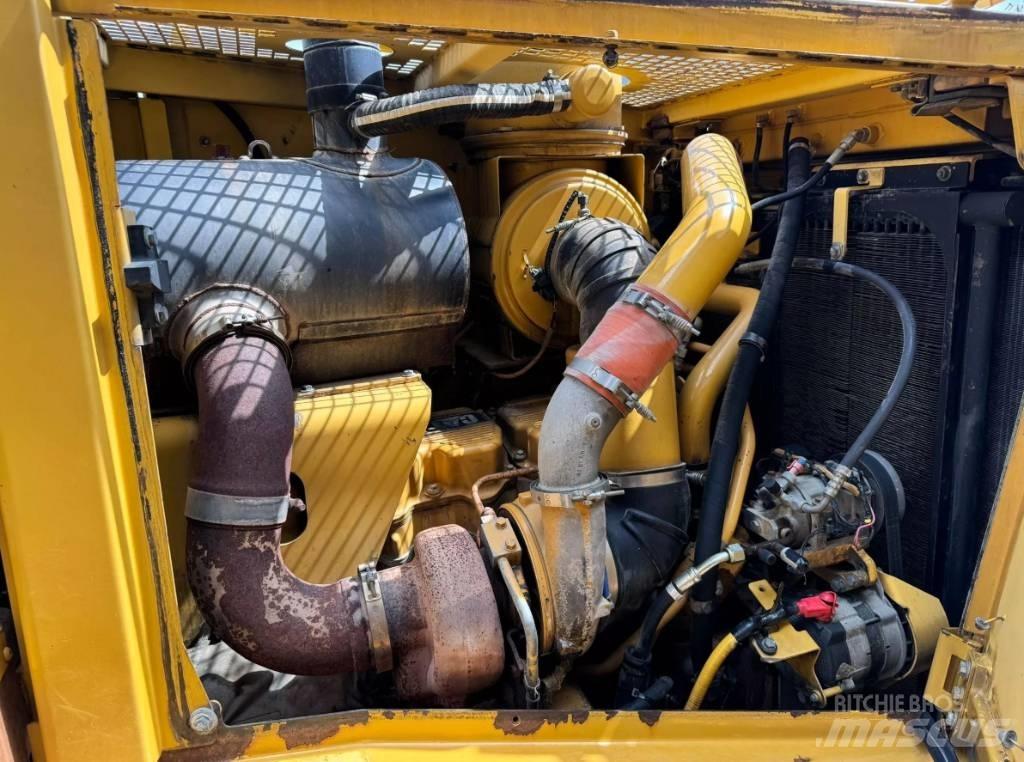 CAT D 8 T Telaketjupuskutraktorit